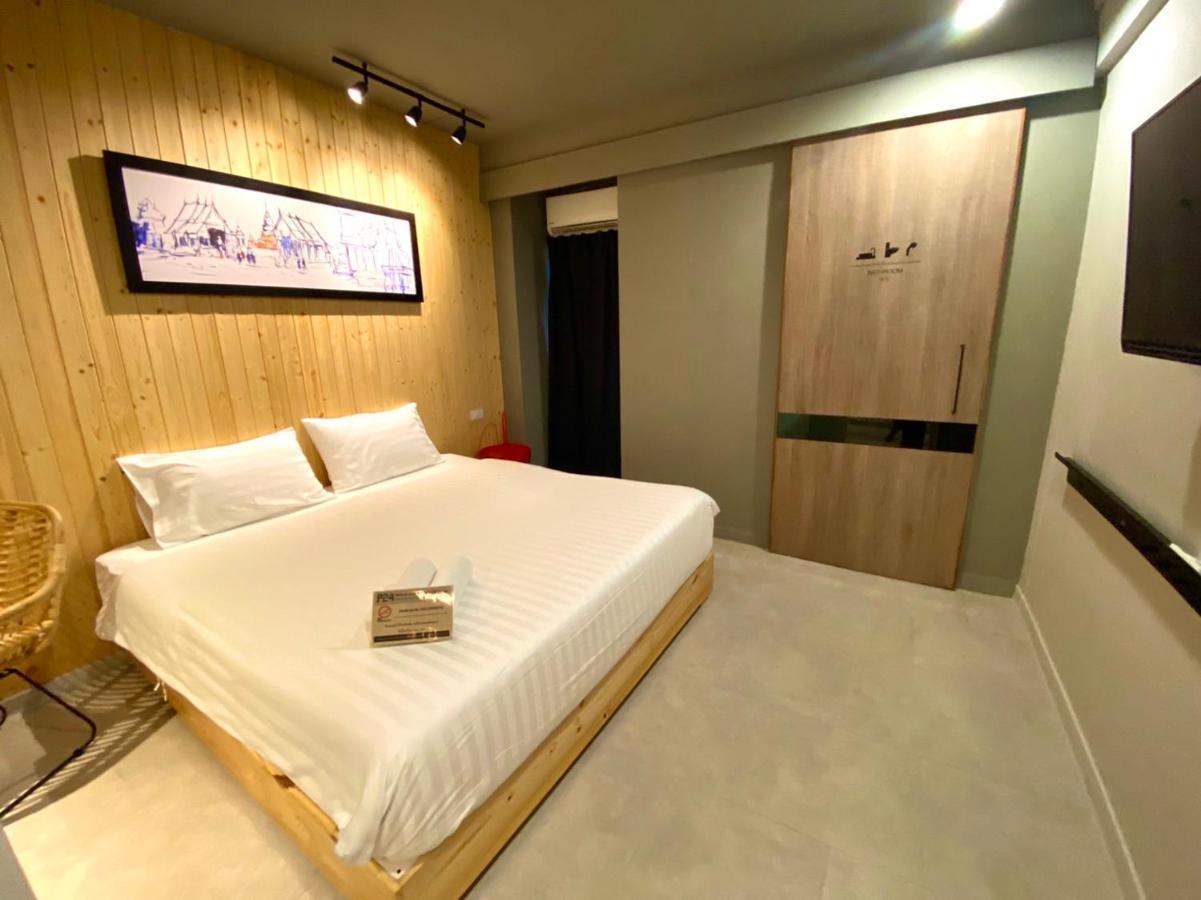 P24 At Kaset Hotel Bangkok Buitenkant foto